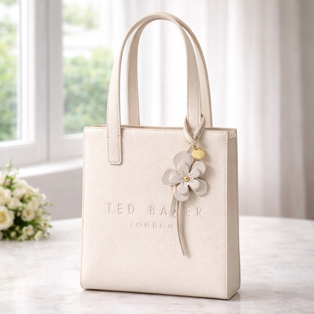 Ted Baker Logo The ICON Tote Handbag Off White Cream Medium W Charm
